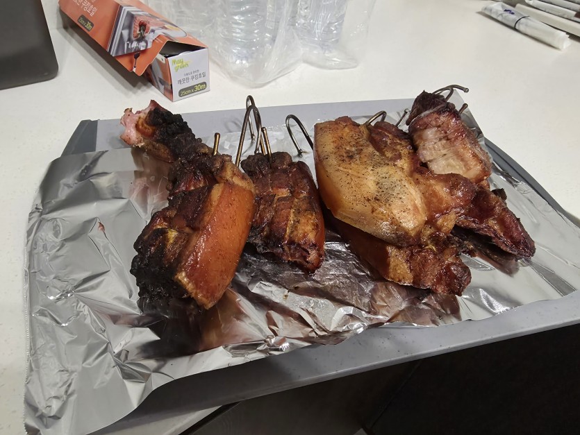 저녁은 항아리 바베큐 입니다(0)