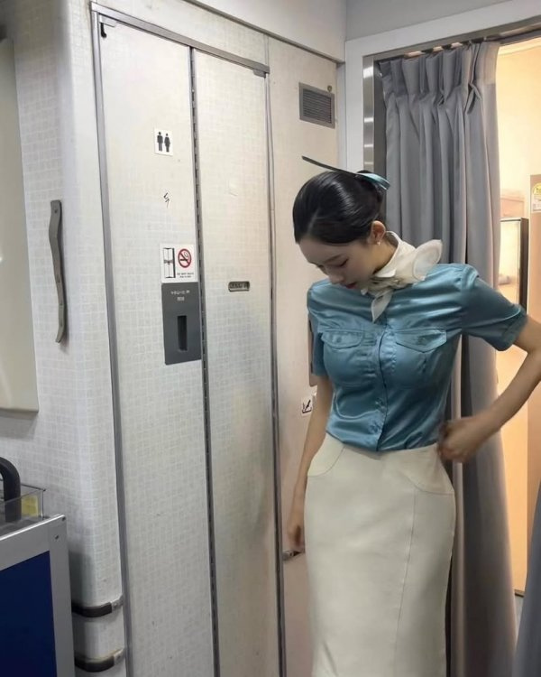 대한항공 승무원 음탕한 몸매 ㄷㄷ (후방주의)(9)