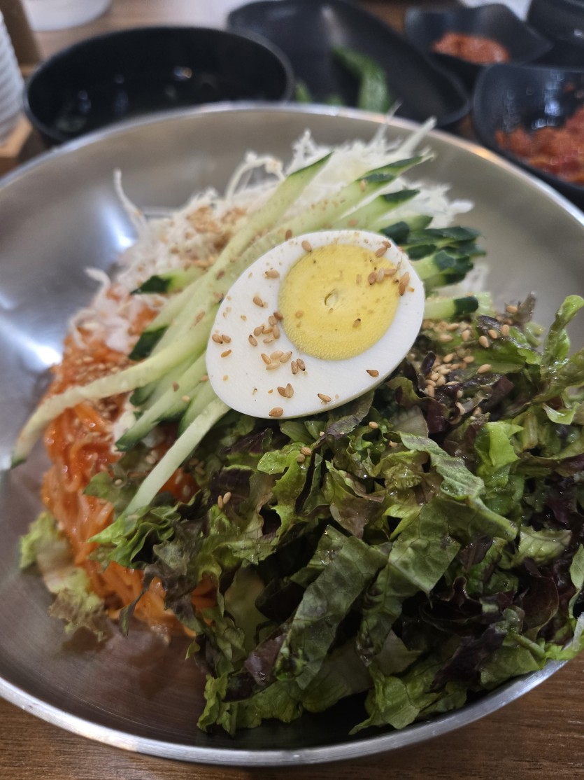 아우는 폭식 시작합니다(0)