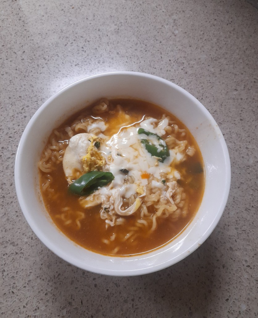 치즈 올라간 진라면.!!(0)