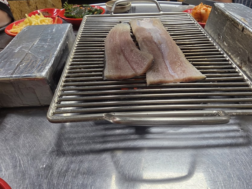 저녁은 연탄에 핵장어입니다(0)
