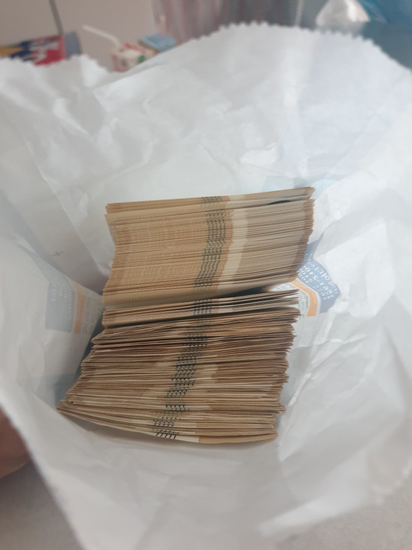 수익 1800장 인출하고왔습니다(0)