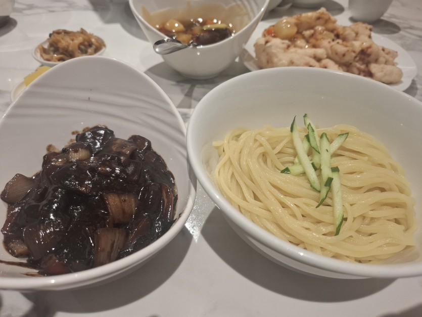 서울 짜장면  ㅈㄴ 마싯네,(1)