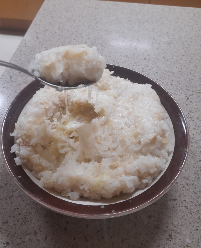 안에 치즈넣은 볶음밥?(0)