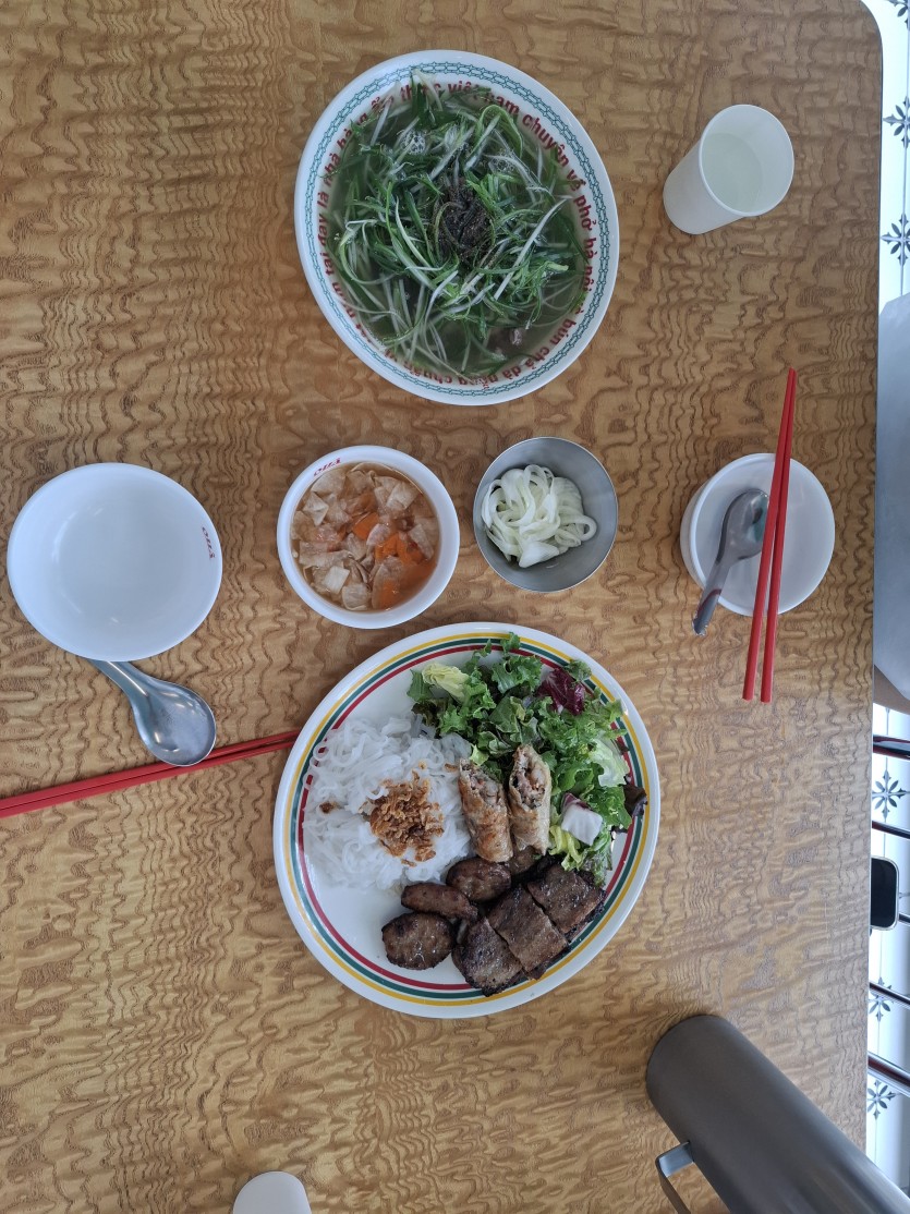속이 쓰려서  쌀국수 조졌네요(0)