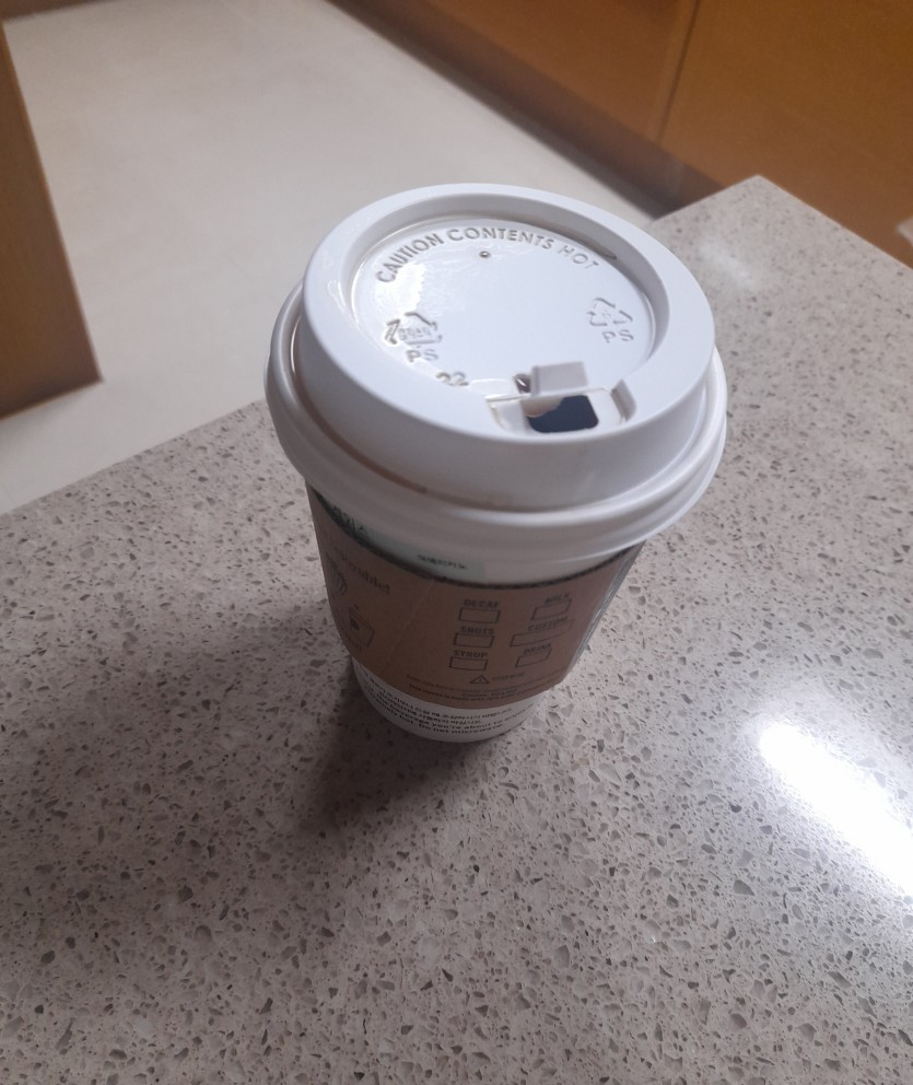커피한잔  픽업 해왔어요.!!(0)