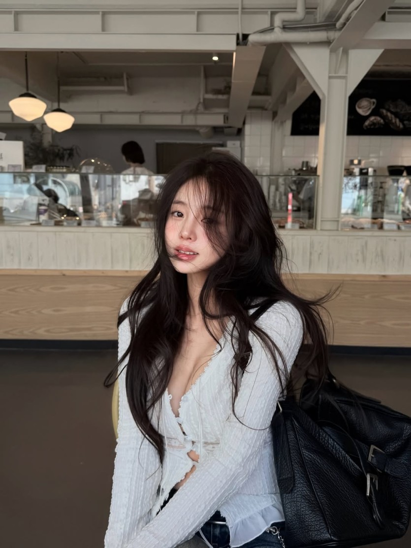 청순하면서도 뇌쇄적이고 귀여우면서도 섹시하게(0)