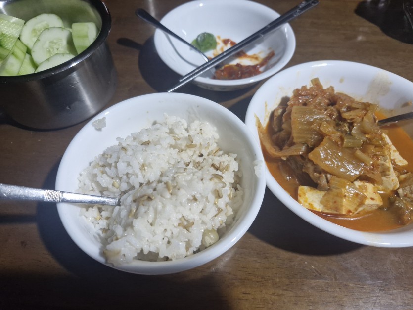 오늘 첫끼 먹어봅니다(0)