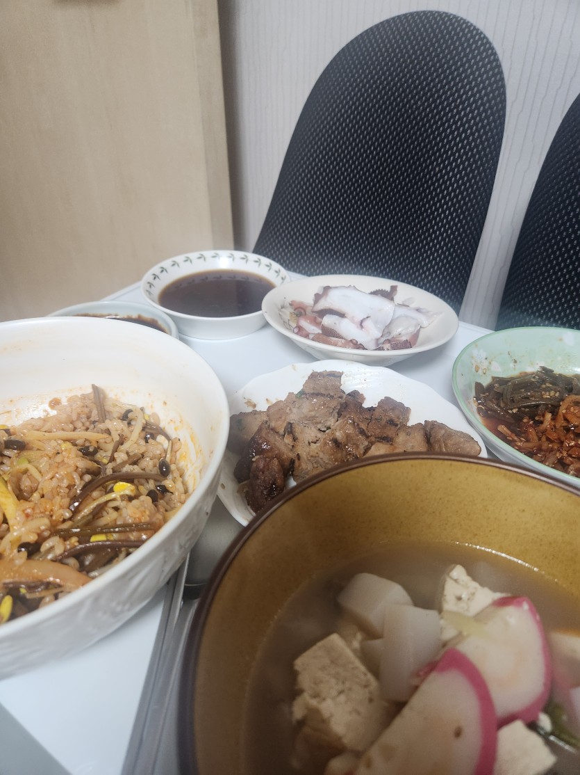 나물남은거에  비빔밥 ㅎㅎ(0)