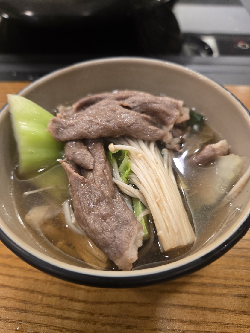 아우는 폭식 시작합니다(0)