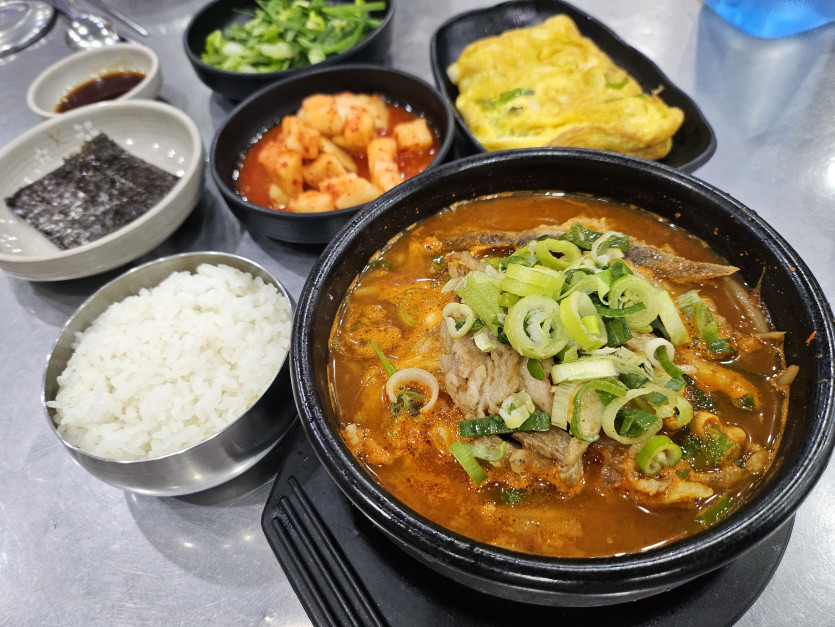 존맛탱 국밥 한그릇 하세욤 ㅎ(0)