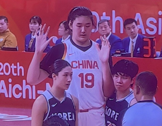 한녀 제일 큰선수랑 괴물중녀(0)