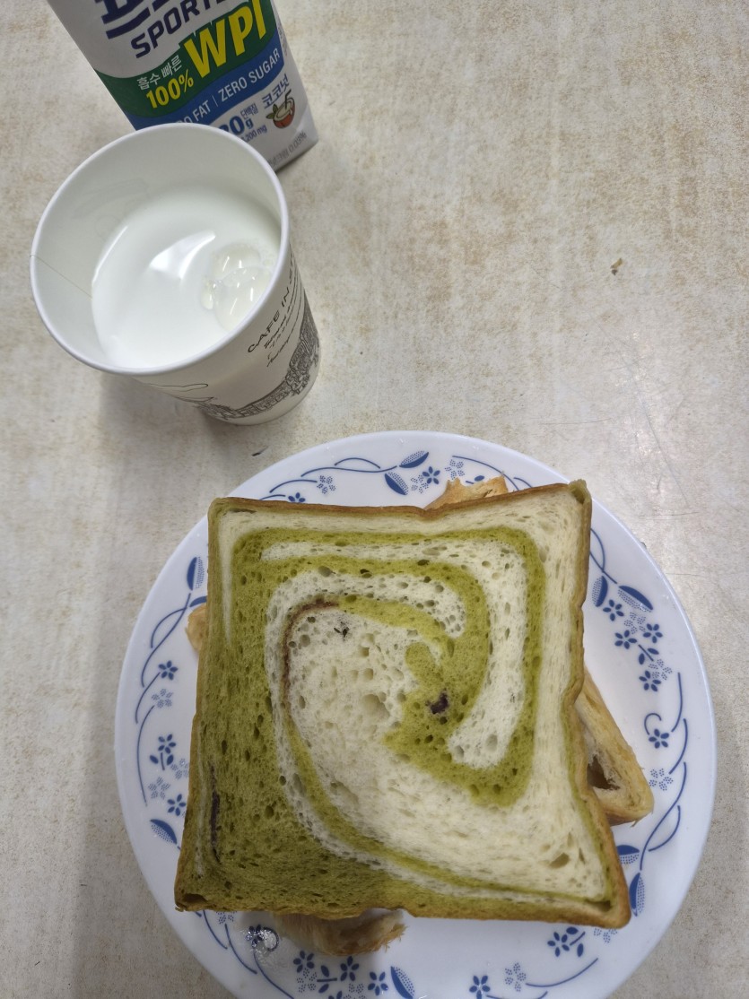 간식은 식빵..,(0)