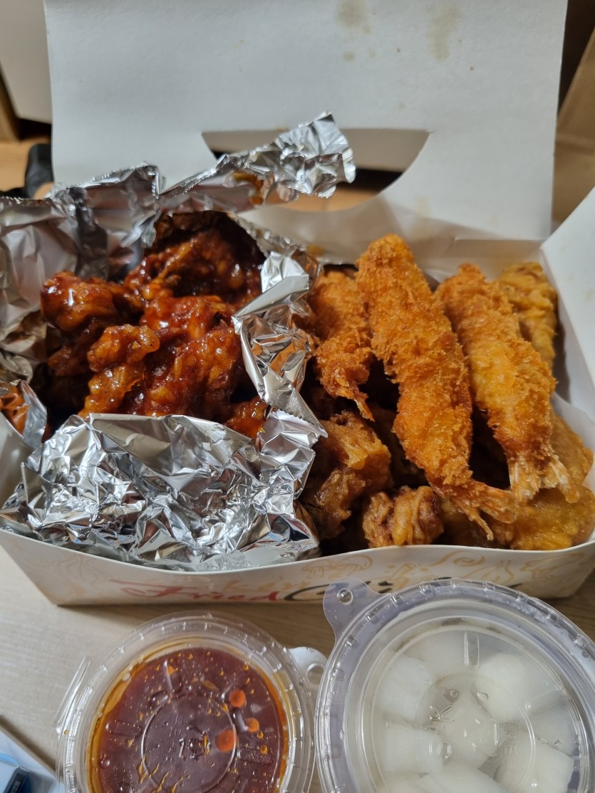 치킨왓네요 !!!!(0)