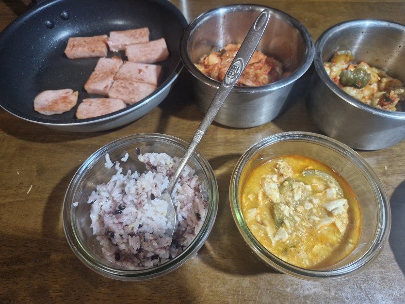다 잃고 스팸 구워먹습니다..(0)