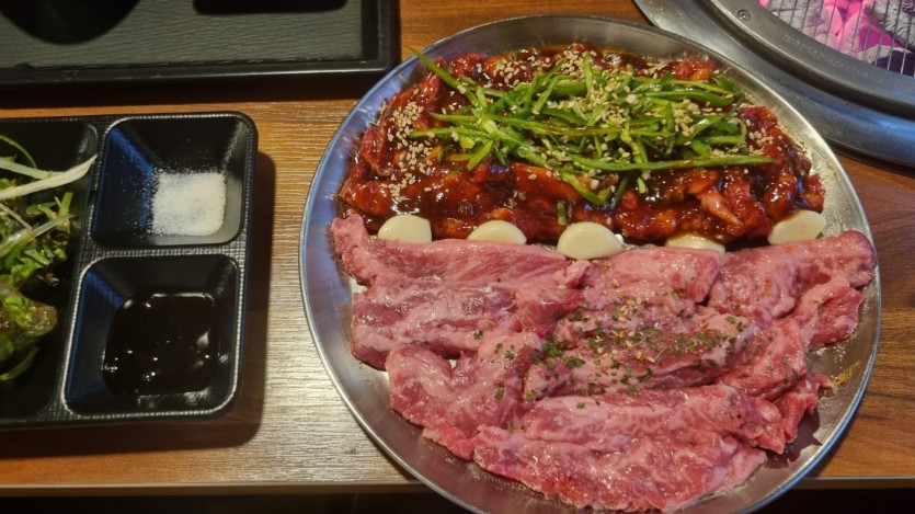 목요일 고기로 술술술 ^^(0)