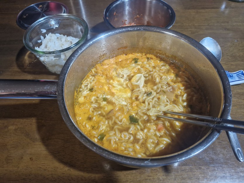 야식 묵습니다(0)