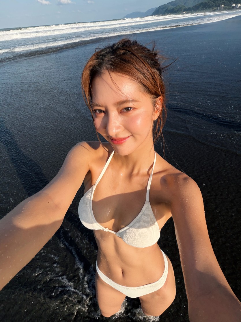 제가 기분이 약간 빵긋 해졌어요(0)