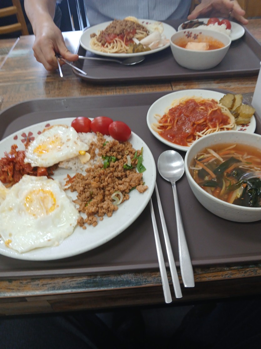 그래도 밥은 챙겨 먹자고요(0)