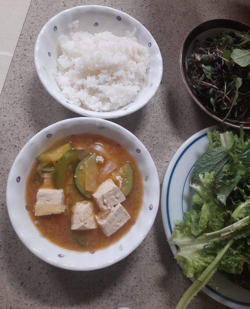 풀만 먹네요 ㅋ~(0)