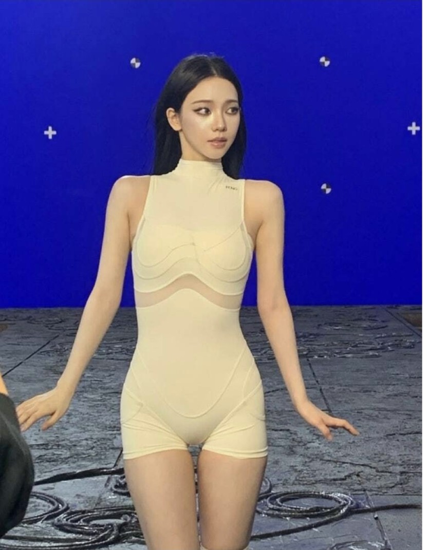 카리나 야한듯 아닌듯 꽁냥꽁냥 복장(0)