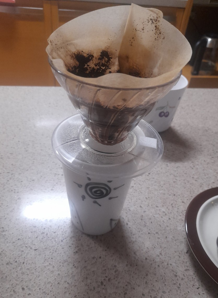 커피 한잔 내려봅니다.!!(0)