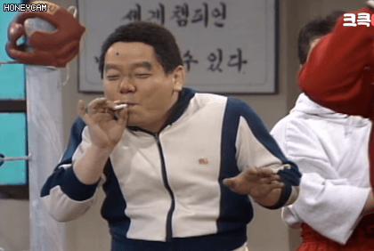 담배 한대 사부작요 호호(0)