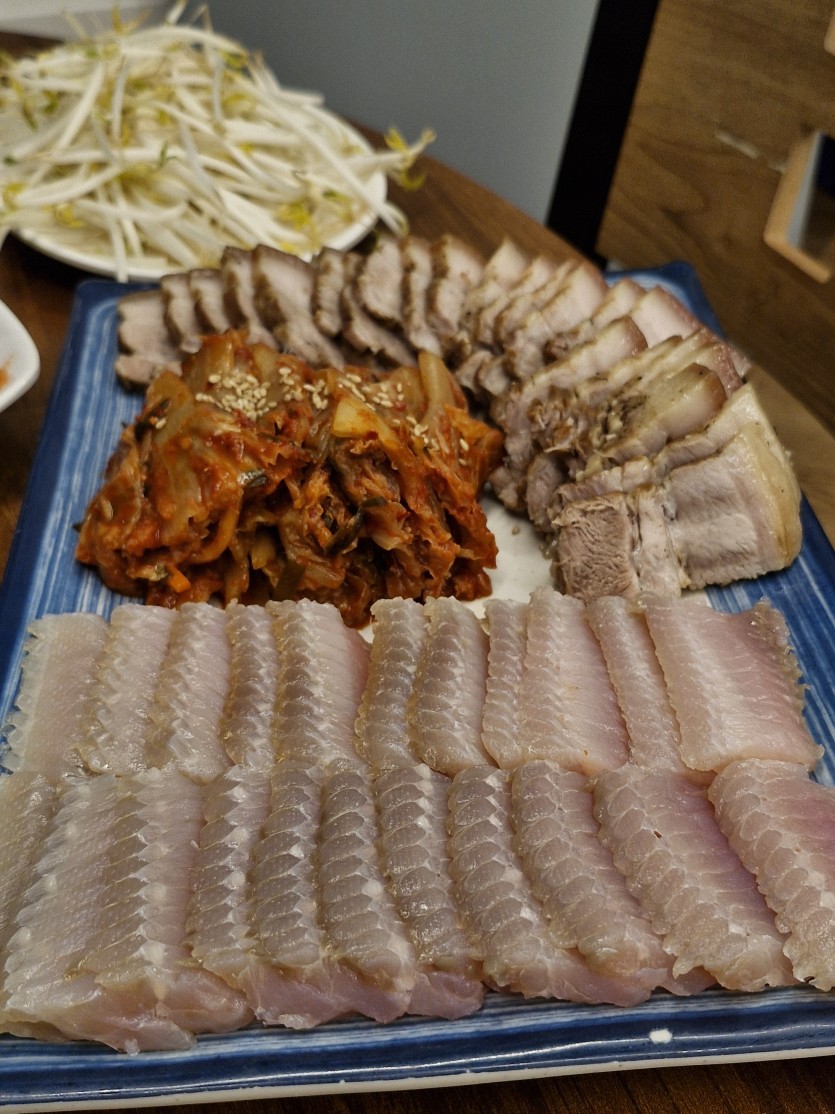 와 ㅅ ㅂ 개십홍어 ㄹㅇ(0)