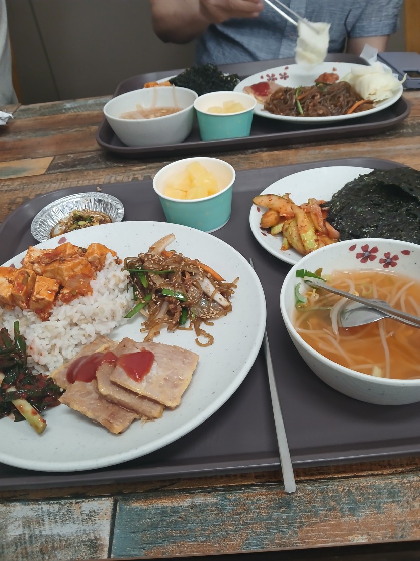 사장하고 점심하니 먼맛인지(0)
