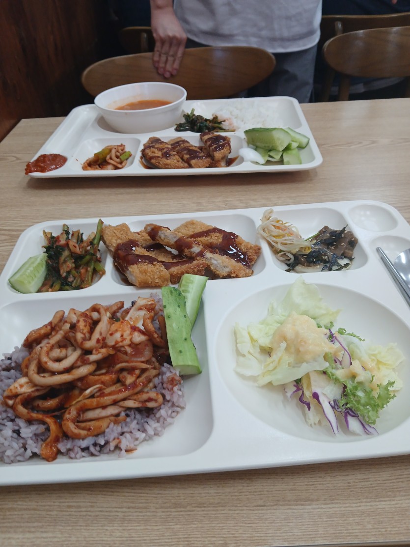 오징어볶음이 영 아니네요(0)