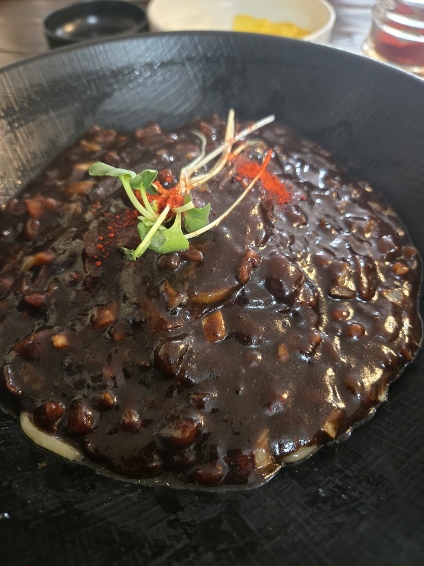 아주 거칠게 먹어보겠습니다(0)