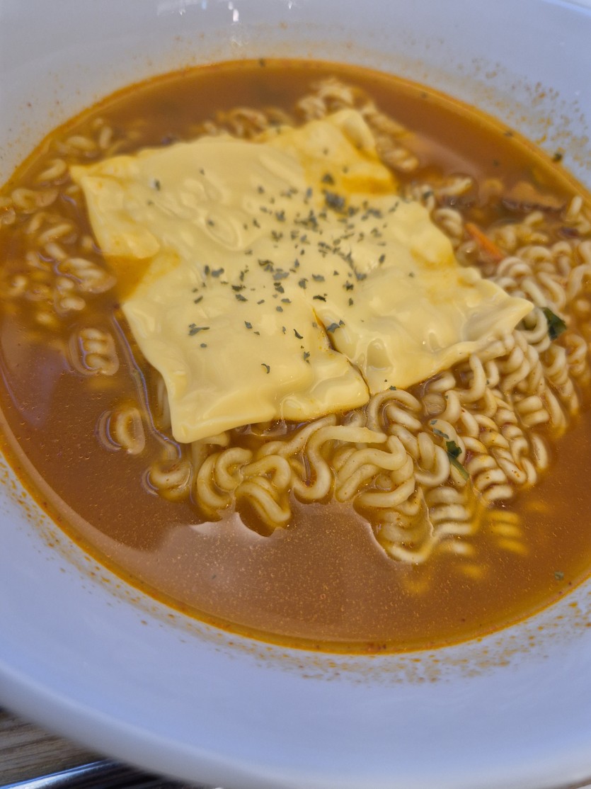 햄버거와 라면중에(0)