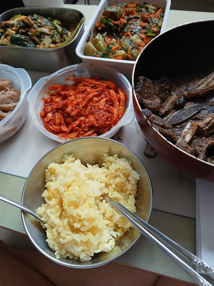 여친이 챙겨준 반찬으로 점심 했네요(0)