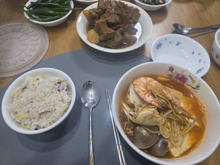 밥을 머슴밥을주셨네...(0)
