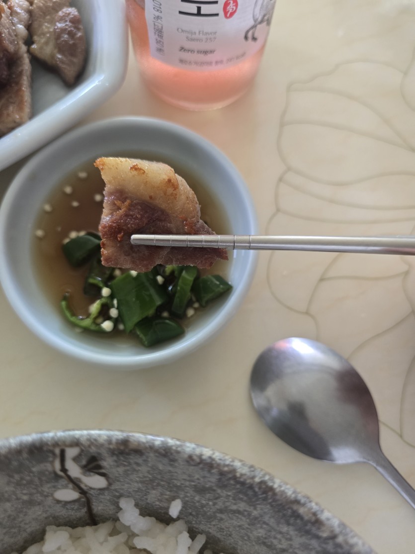 맛점하세여 목살에 소주캬(0)