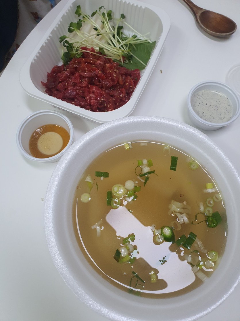 결국 육회를 시켜줫어영(0)