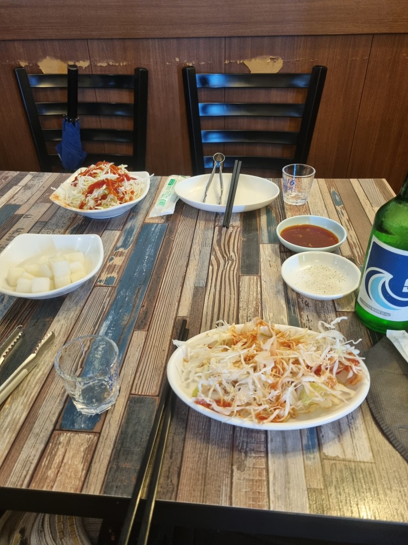 비오는날 그녀를 기다리는중...(0)