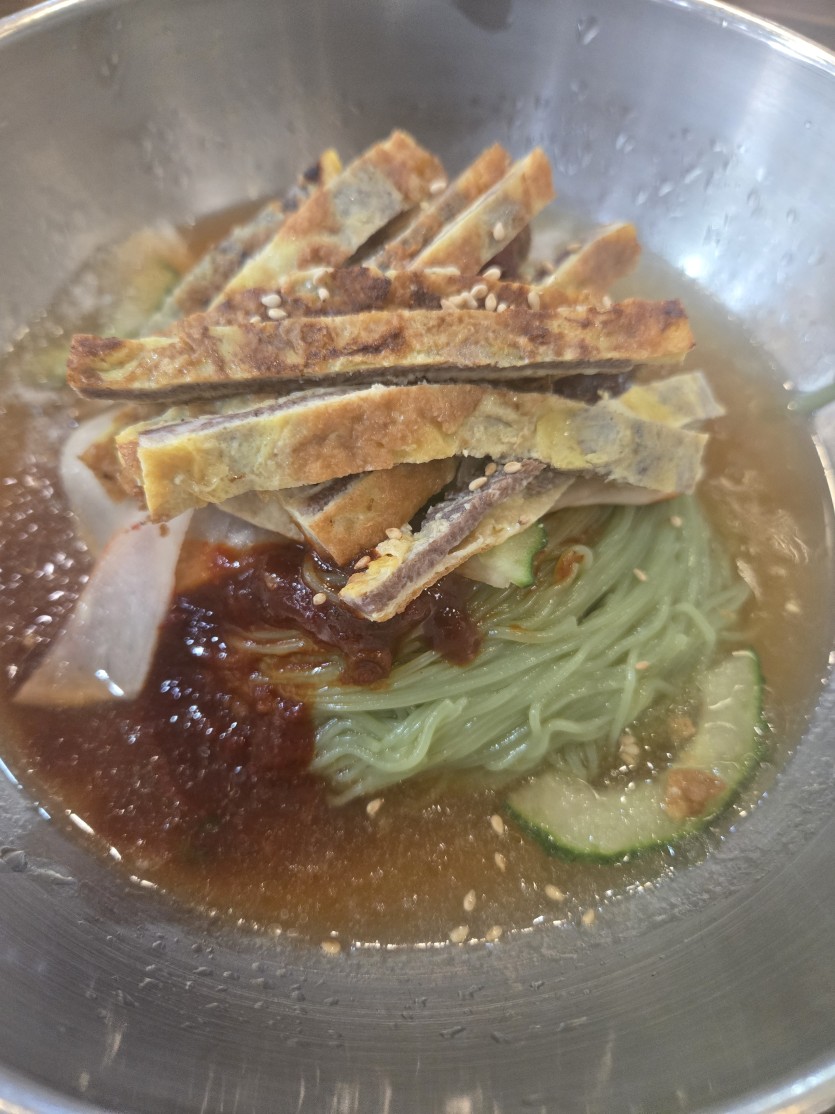 아주 거칠게 먹어볼게요(0)