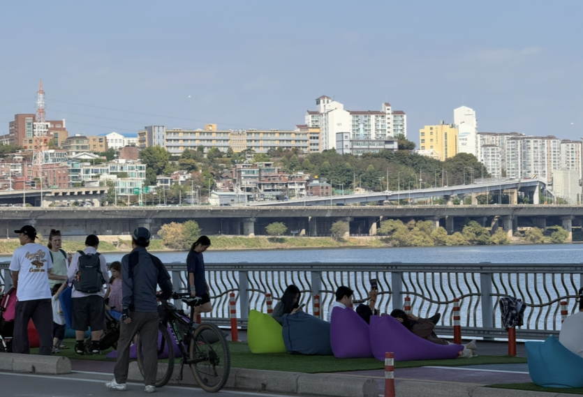 반포 잠수교에서 뚜벅뚜벅 축제하네요(0)
