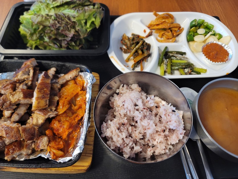 아따 배불쓰 삼겹정식(0)
