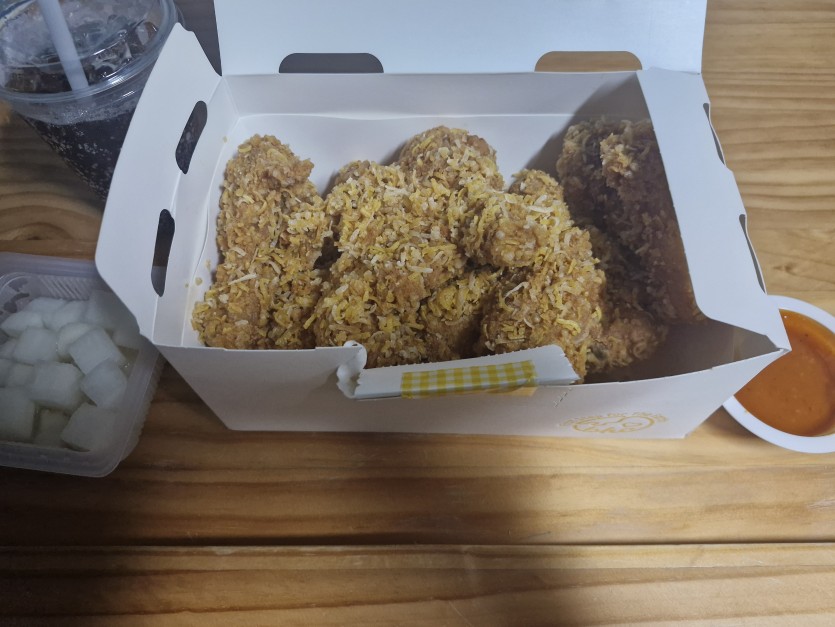 치킨 먹어봅니다(0)
