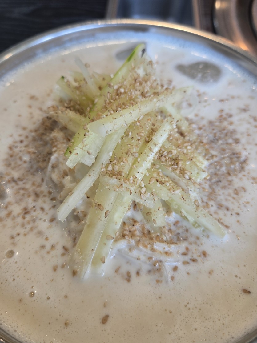 아우는 거칠게 먹어볼게요(0)