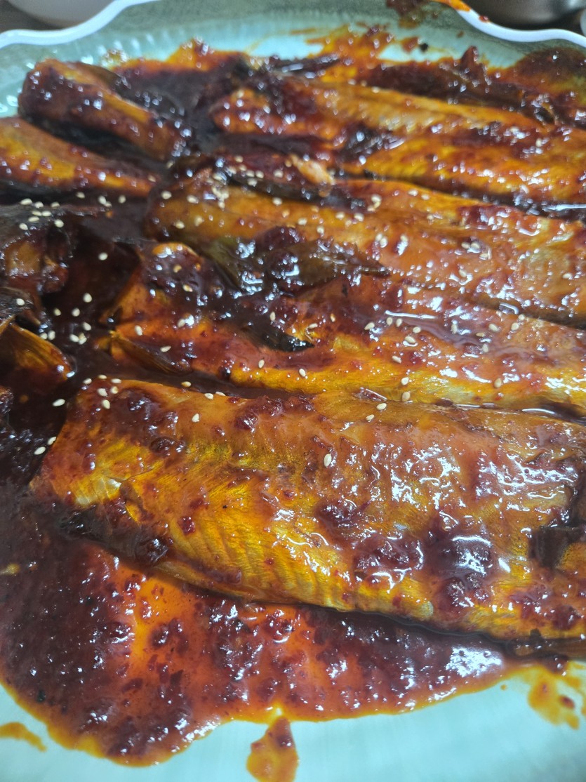 아우는 거칠게 먹어볼게요(0)