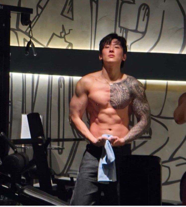 뜨샤 때리고 왔습니다 몸매자랑좀 합니다(0)