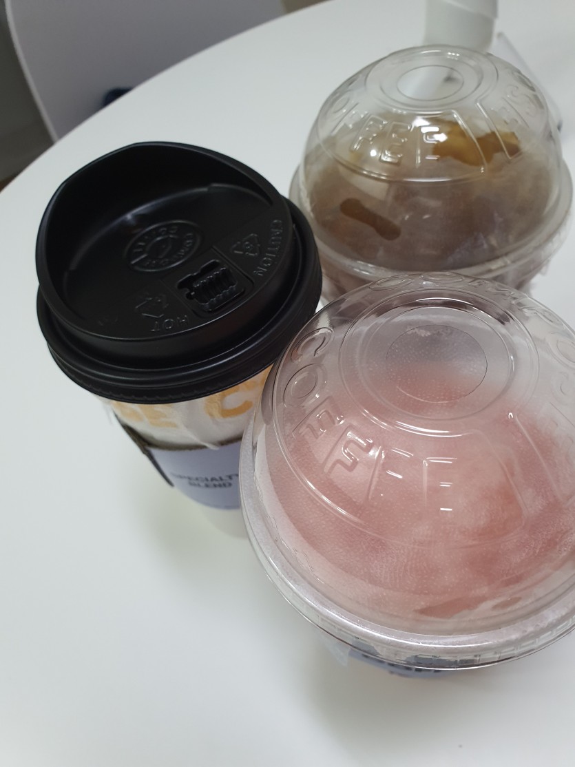 이젠 커피랑 빵(0)